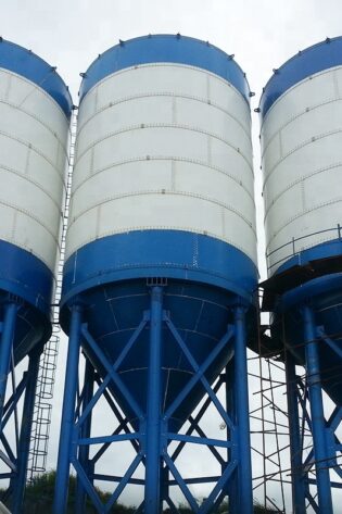 Cement Silo Storage Tank Setup in Mumbai